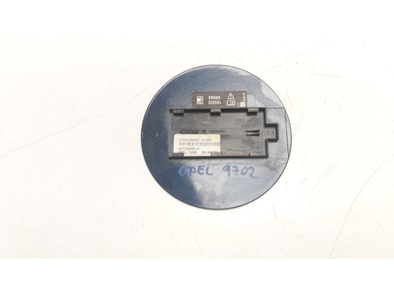 Recambio de tapa exterior combustible para opel insignia sports tourer edition referencia OEM IAM 13320868  