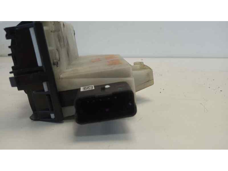 Recambio de cerradura puerta trasera derecha para peugeot 208 1.6 blue-hdi fap referencia OEM IAM 9812501180  