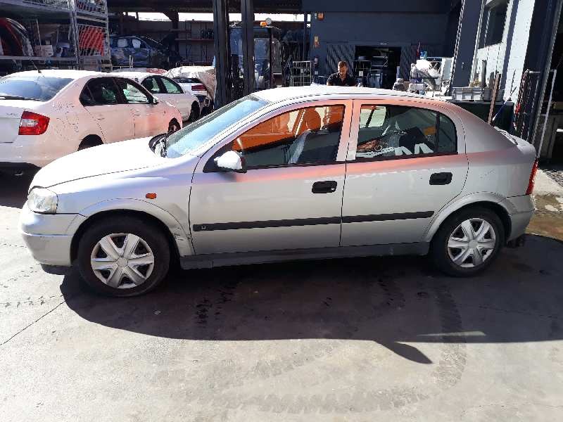opel astra g berlina del año 1998