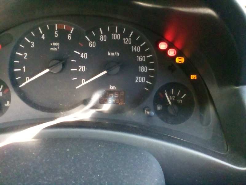 opel corsa c del año 2000