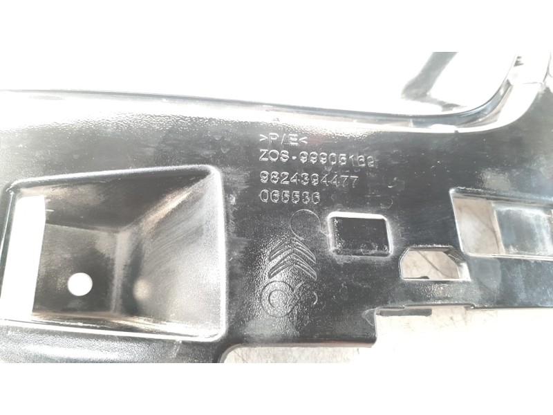 Recambio de moldura bajo faro derecho para citroen c4 cactus origins referencia OEM IAM 9824394477  