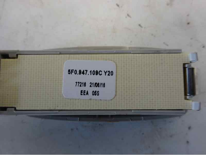 Recambio de luz interior para seat leon (5f1) fr referencia OEM IAM 5F0947109C  