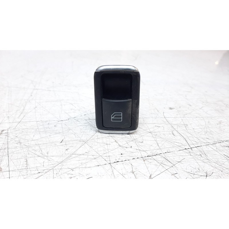 Recambio de mando elevalunas delantero derecho para mercedes-benz clase a (w176) 1.5 cdi cat referencia OEM IAM A2049058102  