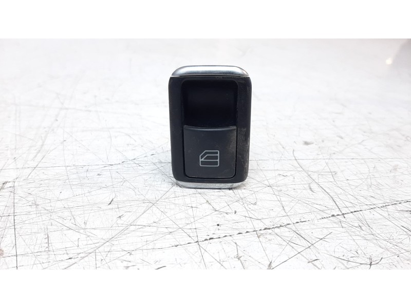 Recambio de mando elevalunas delantero derecho para mercedes-benz clase a (w176) 1.5 cdi cat referencia OEM IAM A2049058102  