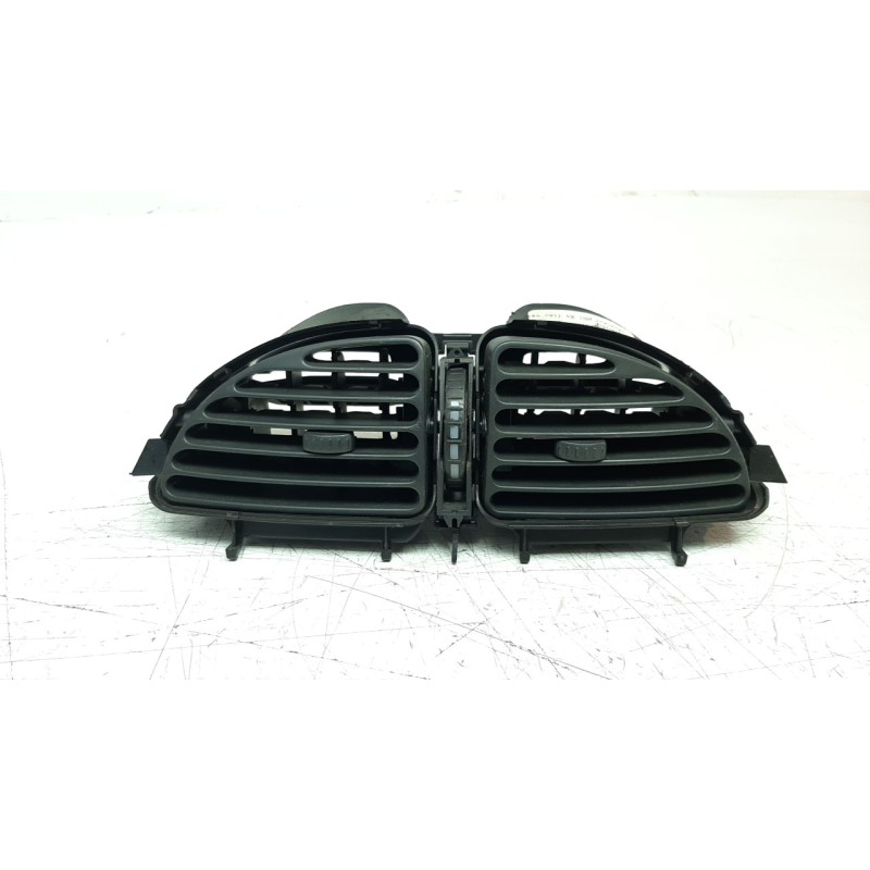 Recambio de rejilla aireadora para citroen c5 berlina 2.2 hdi fap cat (4hx / dw12ed4) referencia OEM IAM 963261727A  
