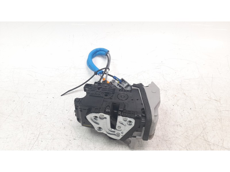 Recambio de cerradura puerta delantera derecha para hyundai kona 1.0 tgdi cat referencia OEM IAM 81320J9010  