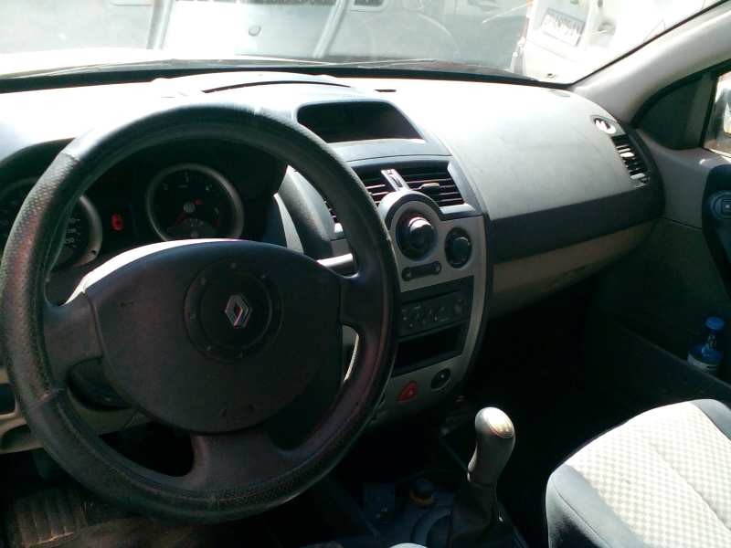 renault megane ii classic berlina del año 2004