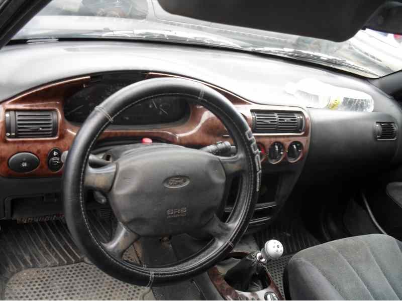 ford escort berlina/turnier del año 1995