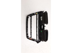 Recambio de rejilla aireadora para hyundai i20 1.2 16v cat referencia OEM IAM 84740C8050   2