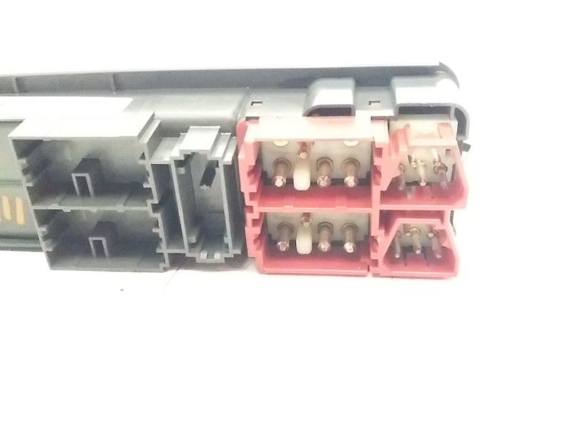 Recambio de mando elevalunas delantero izquierdo para volvo s40 berlina 1.6 cat referencia OEM IAM 30860526  