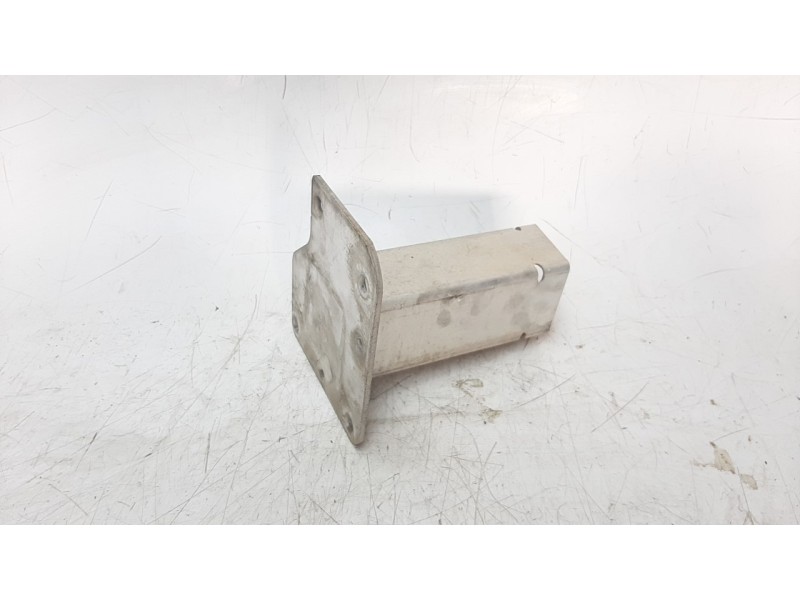 Recambio de punta chasis delantera para jeep cherokee 2.0 m-jet cat referencia OEM IAM 68102990AA  