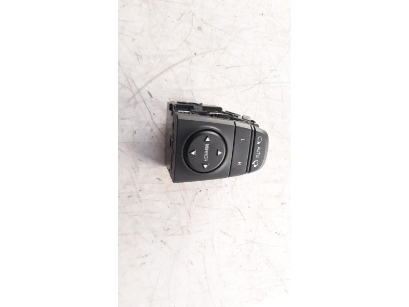 Recambio de mando retrovisor para kia niro referencia OEM IAM 93530G5060  