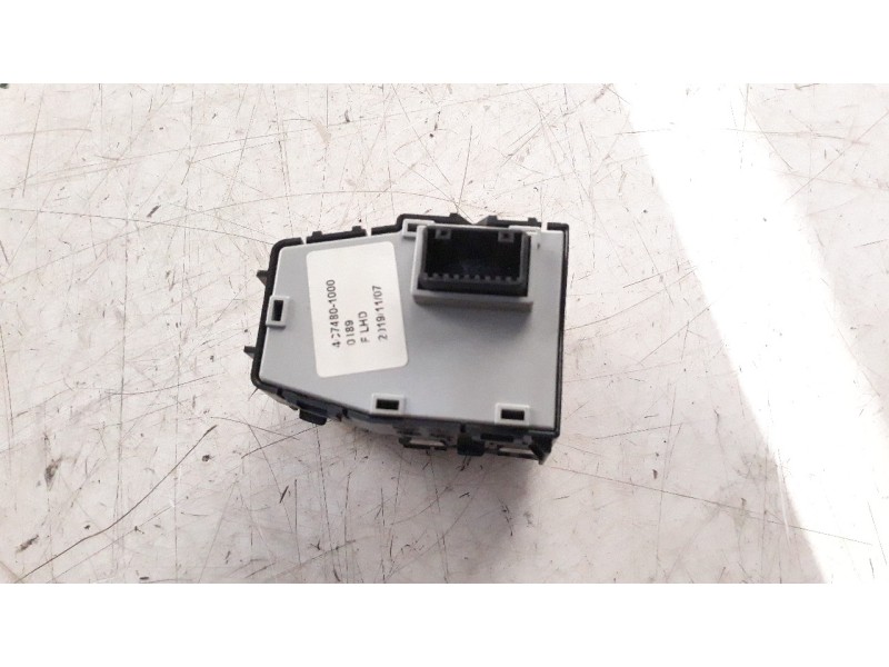 Recambio de mando retrovisor para kia niro referencia OEM IAM 93530G5060  