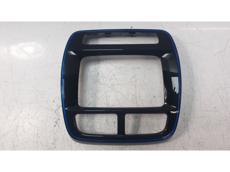 Recambio de moldura para dacia spring electric comfort referencia OEM IAM 681005985R  