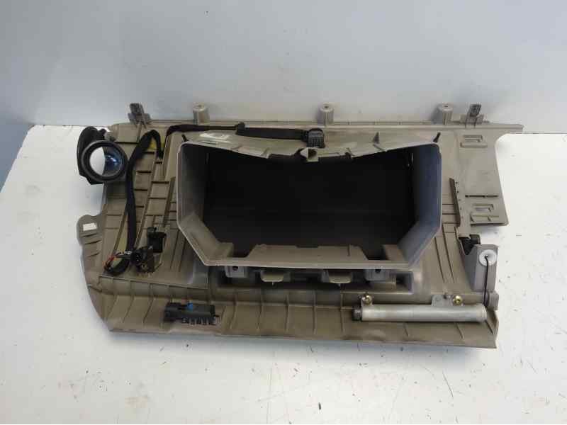 Recambio de guantera para volvo v50 familiar 2.0 d kinetic referencia OEM IAM   