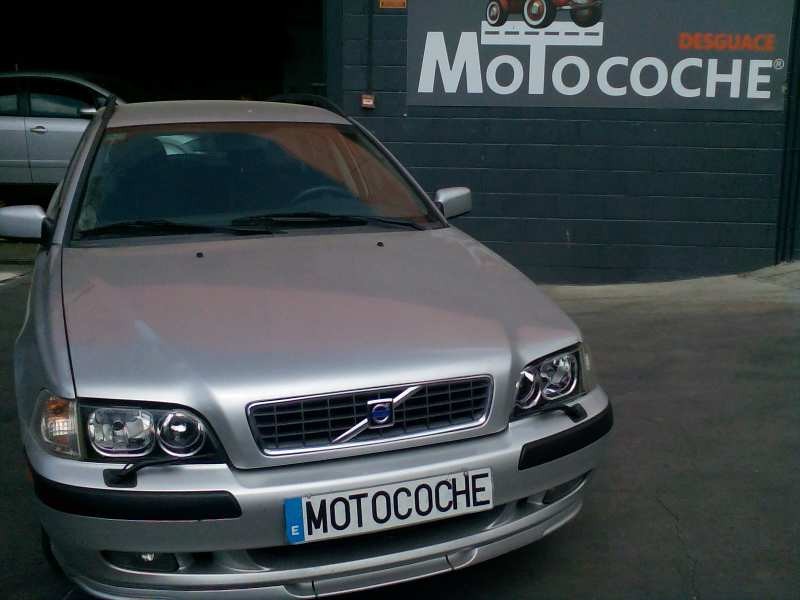 volvo v40 familiar del año 2004