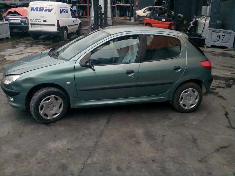 peugeot 206 berlina del año 2002