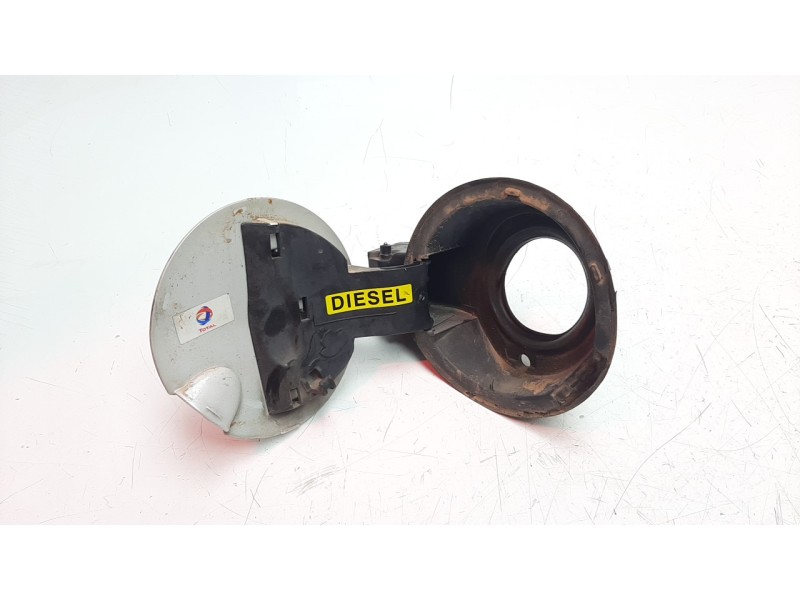 Recambio de tapa exterior combustible para citroen ds3 1.6 hdi fap referencia OEM IAM 9684370580  