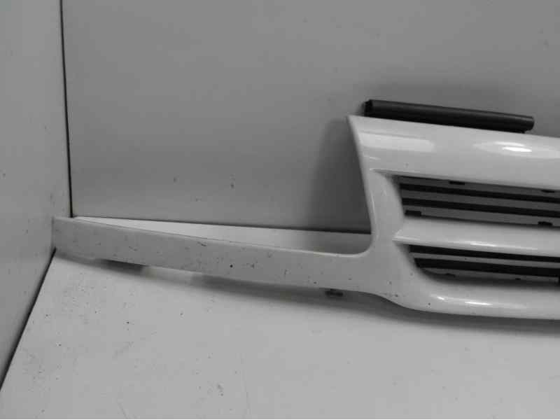Recambio de rejilla delantera para opel astra f berlina básico referencia OEM IAM 6320026  