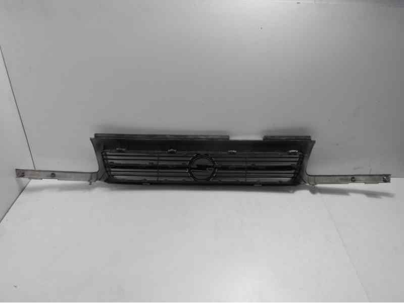Recambio de rejilla delantera para opel astra f berlina básico referencia OEM IAM 6320026  