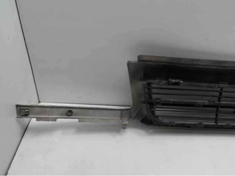 Recambio de rejilla delantera para opel astra f berlina básico referencia OEM IAM 6320026  