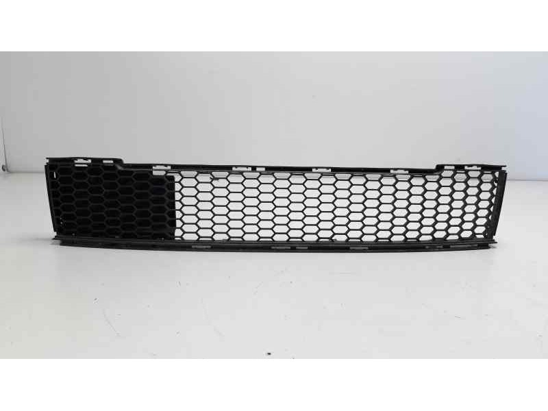 Recambio de rejilla delantera para fiat nuova 500 (150) lounge referencia OEM IAM 735425618 107095805 FT0302120