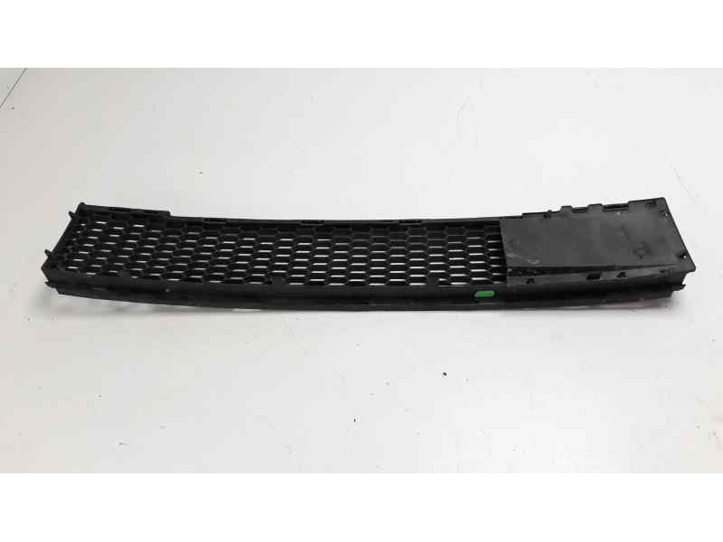 Recambio de rejilla delantera para fiat nuova 500 (150) lounge referencia OEM IAM 735425618 107095805 FT0302120