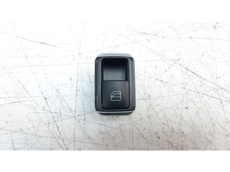 Recambio de mando elevalunas trasero izquierdo para mercedes-benz clase a (w176) 1.5 cdi cat referencia OEM IAM A2049058102 IAF8