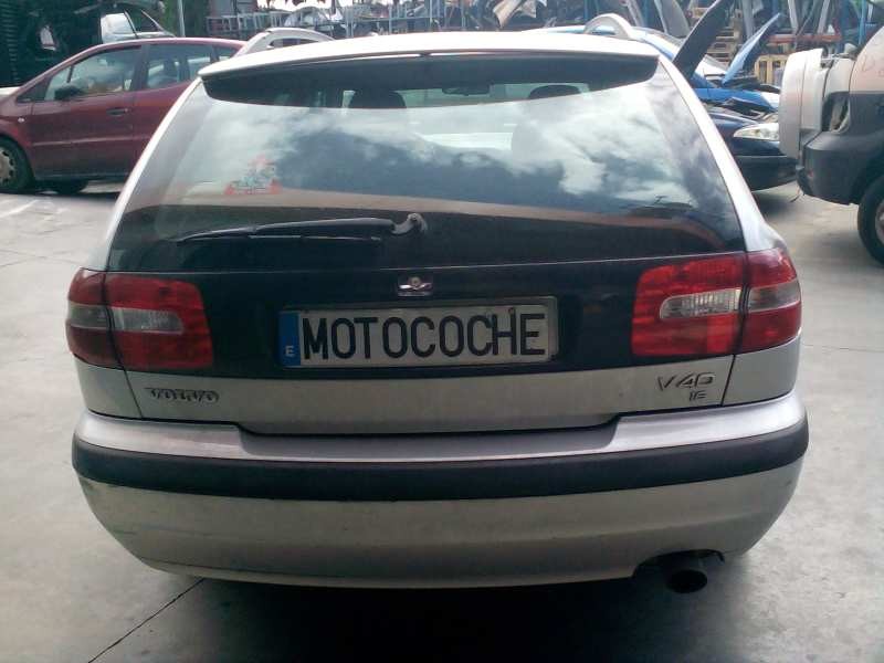 volvo v40 familiar del año 2004