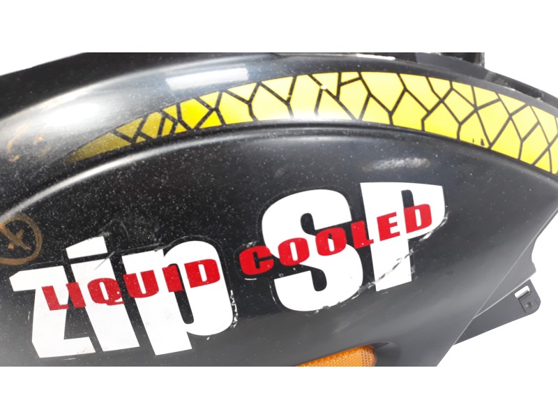 Recambio de moldura para piaggio (vespa) zip referencia OEM IAM 575406  