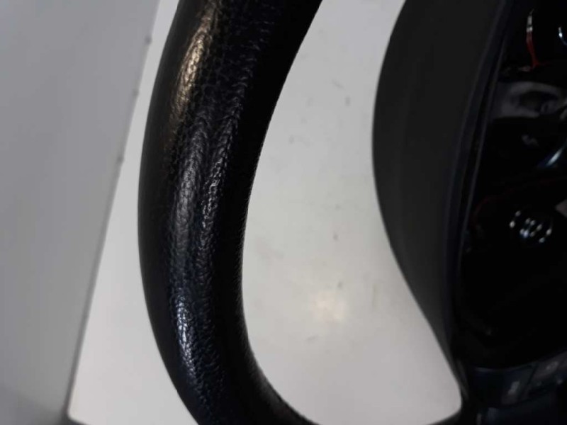 Recambio de volante para volvo v50 familiar 2.0 d kinetic referencia OEM IAM 8687335  