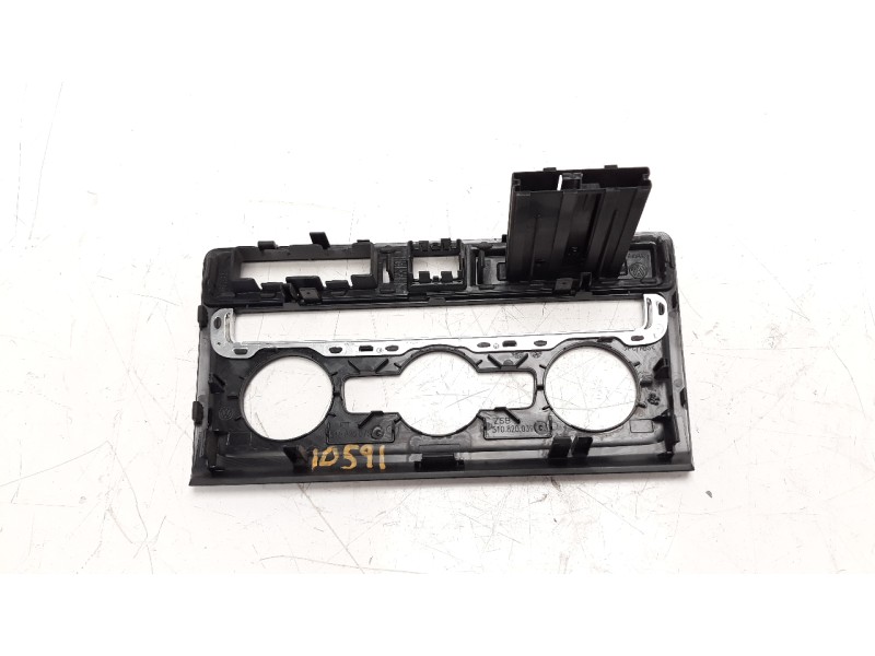 Recambio de moldura para volkswagen golf vii sportsvan 2.0 tdi referencia OEM IAM 510820039C  