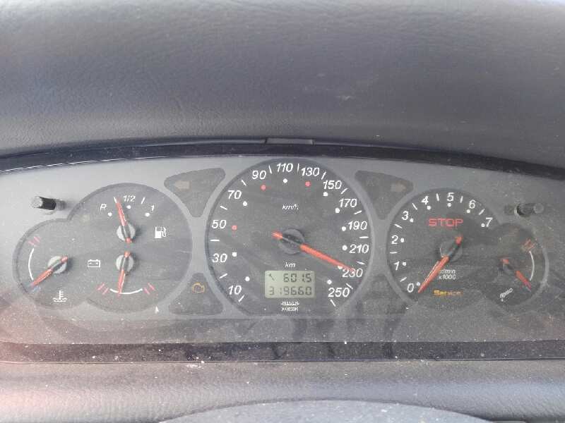 citroen c5 berlina del año 2001