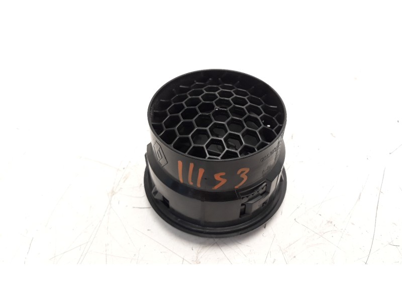 Recambio de rejilla aireadora para dacia sandero 0.9 tce cat referencia OEM IAM 687607797R  