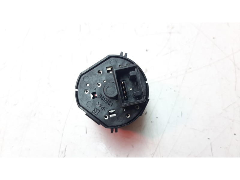 Recambio de interruptor para toyota land cruiser (j15) 2.8 cat referencia OEM IAM 8422360020 135625 