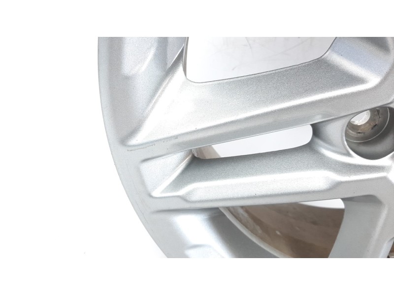 Recambio de llanta para hyundai kona 1.0 tgdi cat referencia OEM IAM 52910J9100  