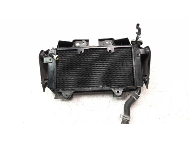 Recambio de radiador agua para ktm 390 duke 390 duke referencia OEM IAM 93035010033  