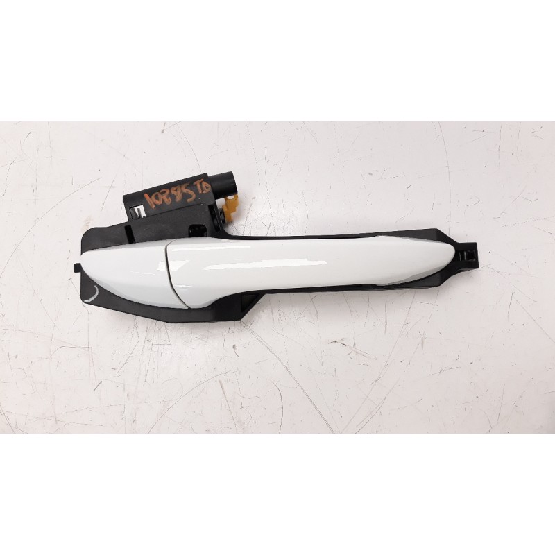 Recambio de maneta exterior trasera derecha para hyundai i20 1.2 16v cat referencia OEM IAM 82661C8000  