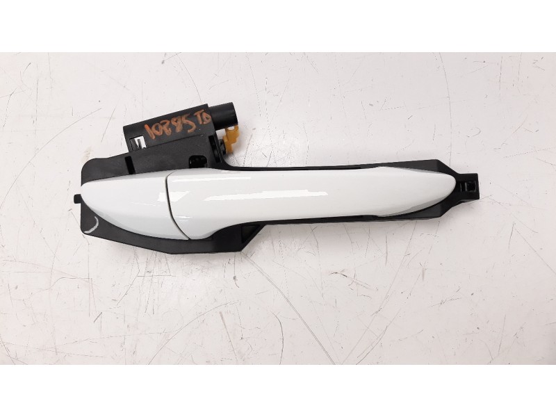 Recambio de maneta exterior trasera derecha para hyundai i20 1.2 16v cat referencia OEM IAM 82661C8000  