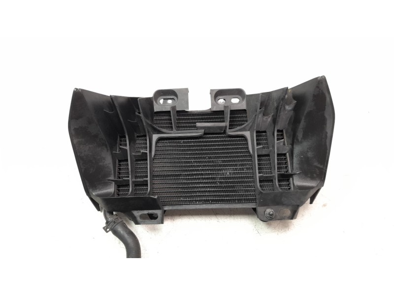 Recambio de radiador agua para ktm 390 duke 390 duke referencia OEM IAM 93035010033  