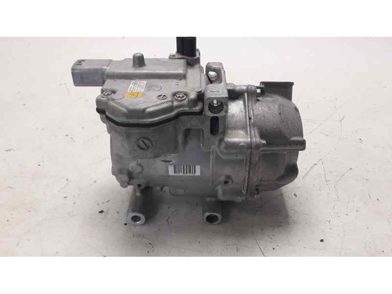Recambio de compresor aire acondicionado para toyota yaris hybrid active referencia OEM IAM 0422001501  
