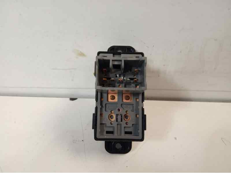 Recambio de mando elevalunas trasero derecho para hyundai i20 1.2 16v cat referencia OEM IAM 93580C8000 IAF420087 EWSHY044