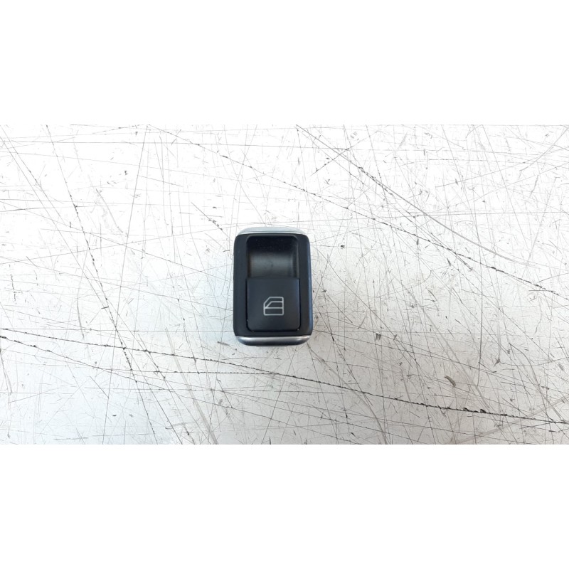 Recambio de mando elevalunas trasero derecho para mercedes-benz clase a (w176) 1.5 cdi cat referencia OEM IAM A2049058102  