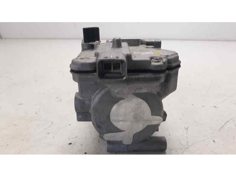 Recambio de compresor aire acondicionado para toyota yaris hybrid active referencia OEM IAM 0422001501  