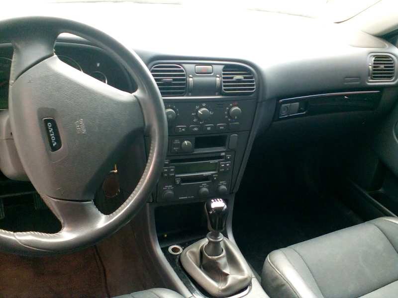 volvo v40 familiar del año 2004