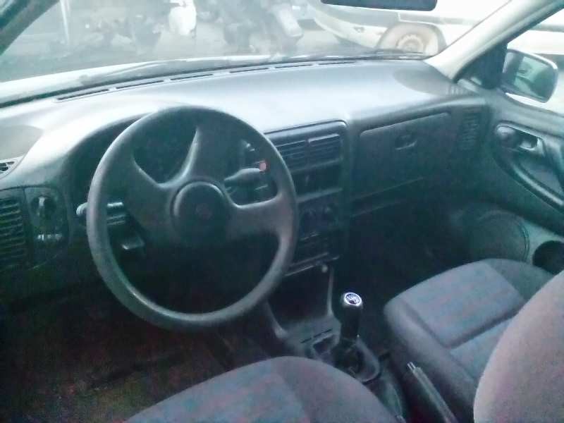 volkswagen polo berlina (6n1) del año 1998