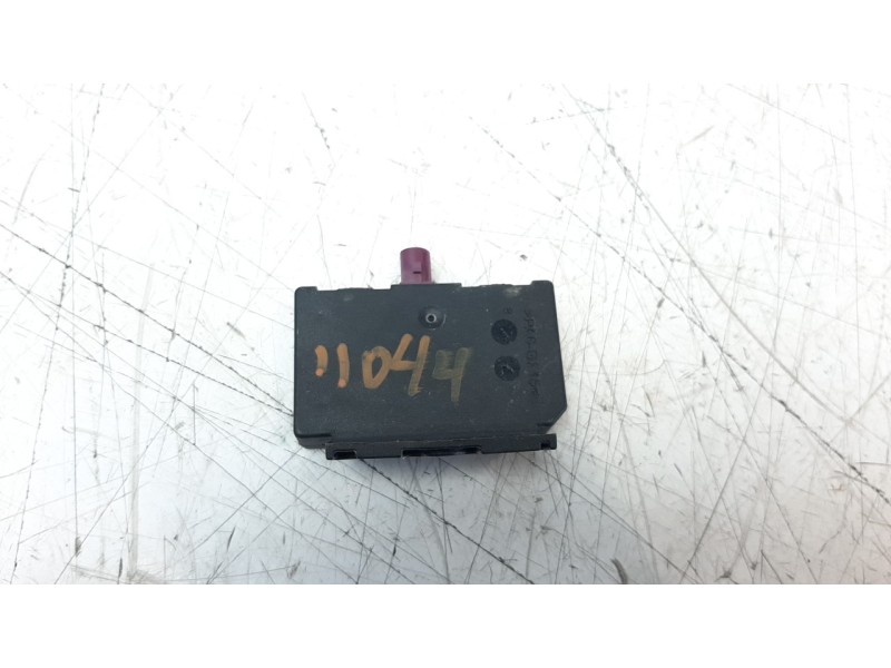 Recambio de antena para dacia sandero 0.9 tce cat referencia OEM IAM 282122683R  