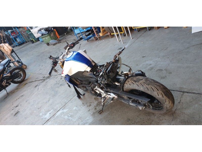 bmw f 900 r del año 2022