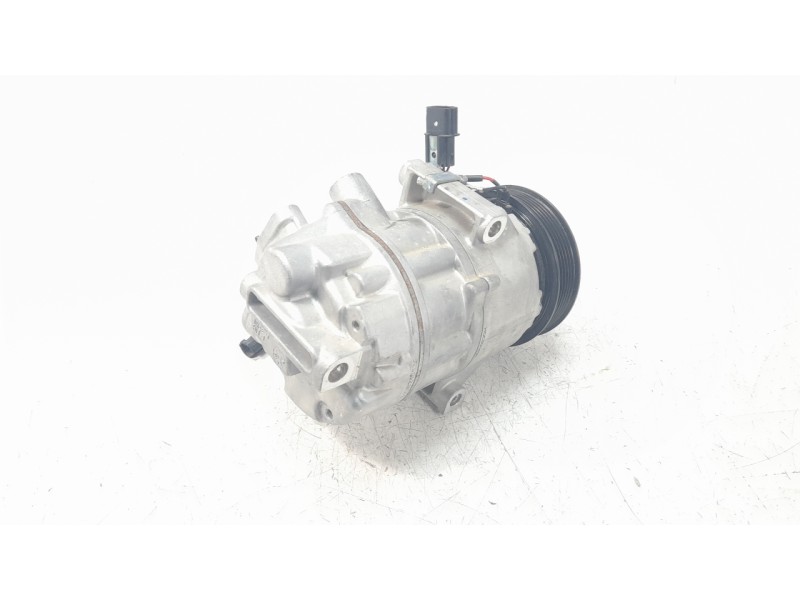 Recambio de compresor aire acondicionado para hyundai tucson (nx) maxx silver 2wd referencia OEM IAM 97701N7250  