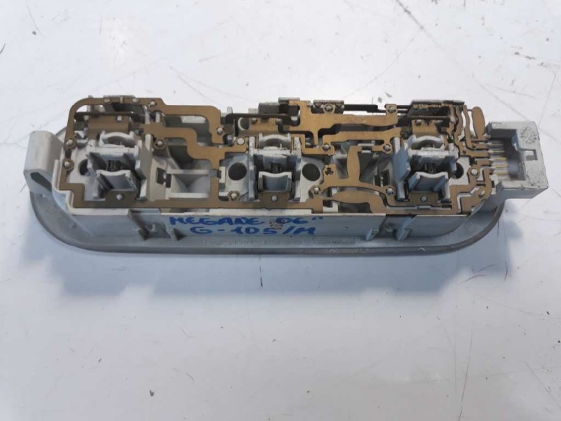 Recambio de luz interior para renault megane ii berlina 3p 2.0 referencia OEM IAM 820073234  